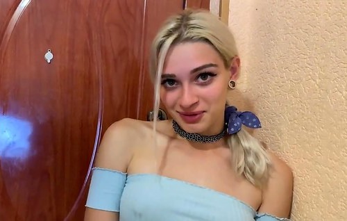 Девушке понравилось как последний раз в попу и она приперлась еще.