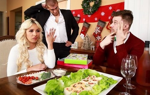 Муж не оценил эротичную ночнушку своей жены, а любовник кончил на неё.