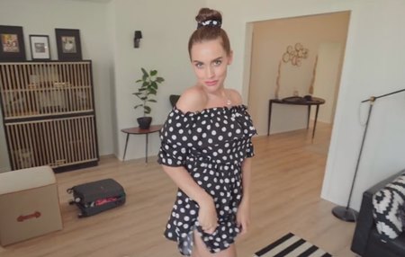 Тетя Кристина приехала когда её не ждали, но эта горячая сучка всегда радует.