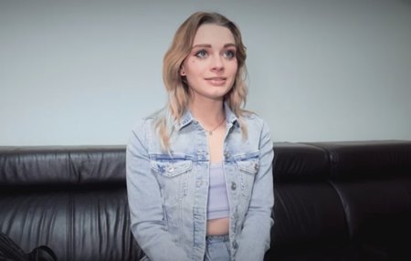 С успехами Алены в учебе на физика-ядерщика, то мать советовала пойти лучше на порно кастинг.