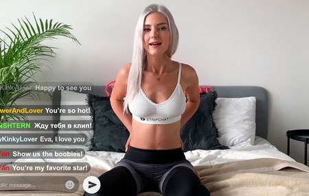 Ева Эльфи рекламирует свой стрип-чат и трахает доставщика пиццы в первой серии.