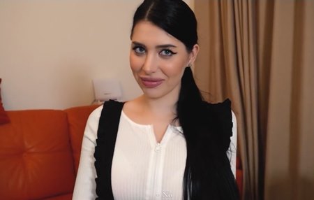 Всю ночь думала как будет сдавать экзамен и ниче лучшего чем дать в писечку и не придумала.